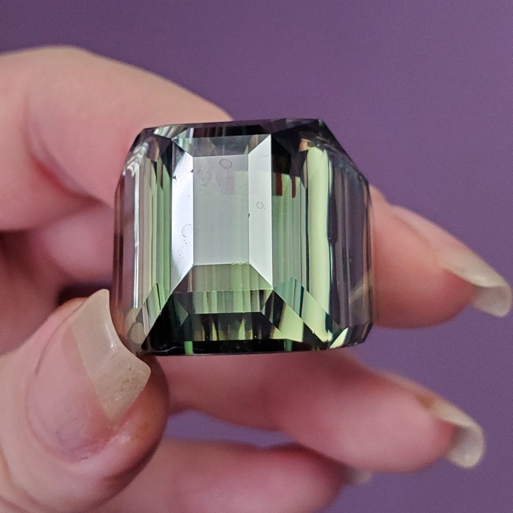 Swarovski Nirvana Lucent Older Model Ring Size 58